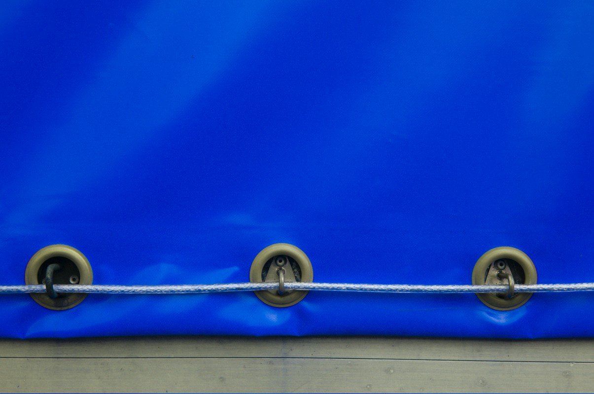 twarda plandeka z bliska